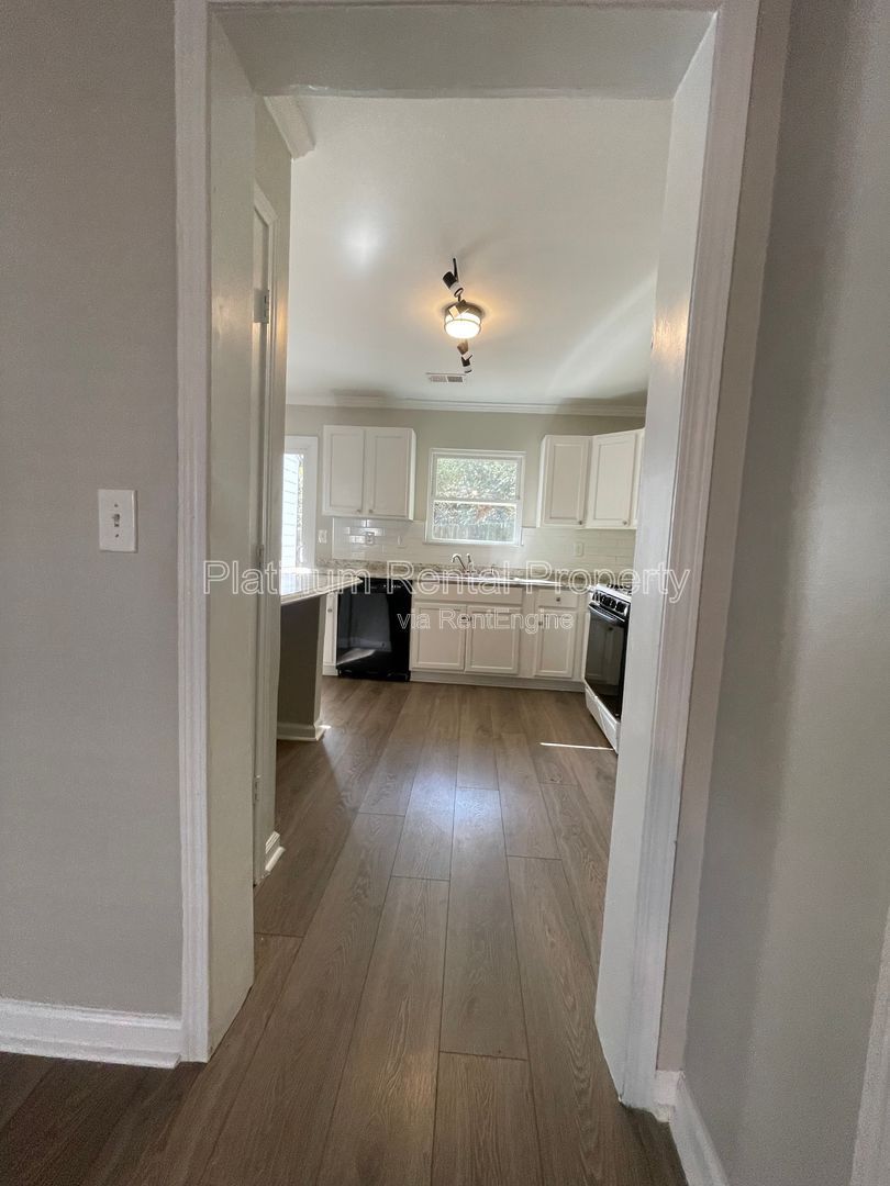 Charming 2-bedroom townhome in a fantastic Kennesaw location by Platinum Property Management Services, Inc. property image