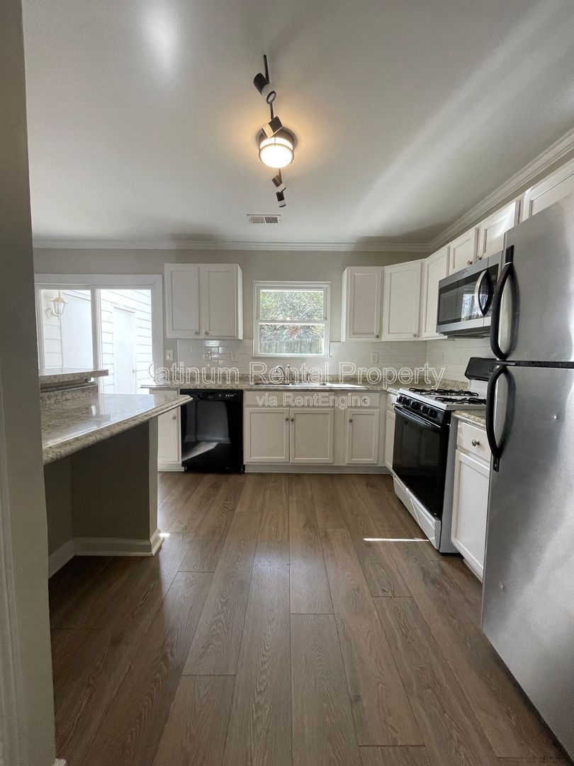 Charming 2-bedroom townhome in a fantastic Kennesaw location by Platinum Property Management Services, Inc. property image