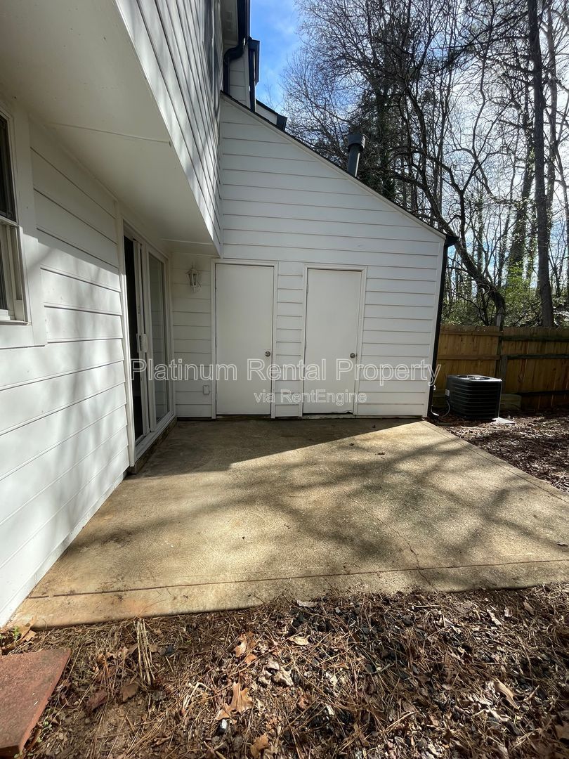 Charming 2-bedroom townhome in a fantastic Kennesaw location by Platinum Property Management Services, Inc. property image