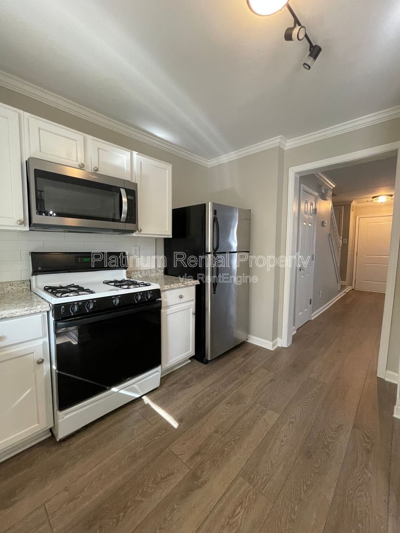 Charming 2-bedroom townhome in a fantastic Kennesaw location by Platinum Property Management Services, Inc. property image