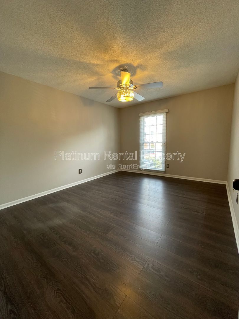 Fantastic 2-bedroom condo in gated community in convenient Marietta location by Platinum Property Managment Services, Inc. property image