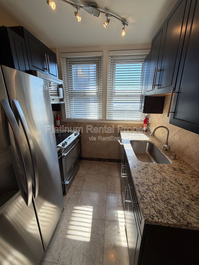 2 bedroom Penthouse condo in Atlanta for rent by Platinum Property Management Services, Inc. property image