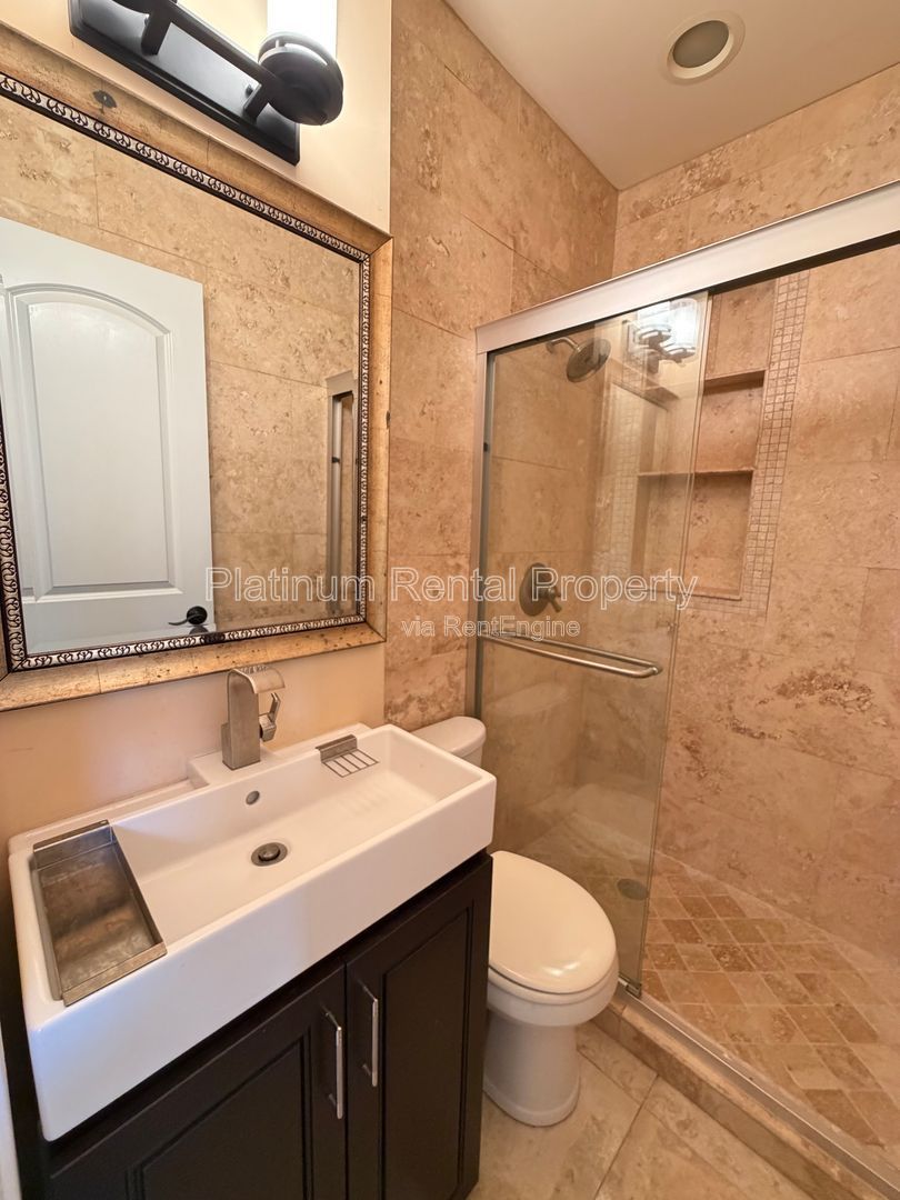 2 bedroom Penthouse condo in Atlanta for rent by Platinum Property Management Services, Inc. property image