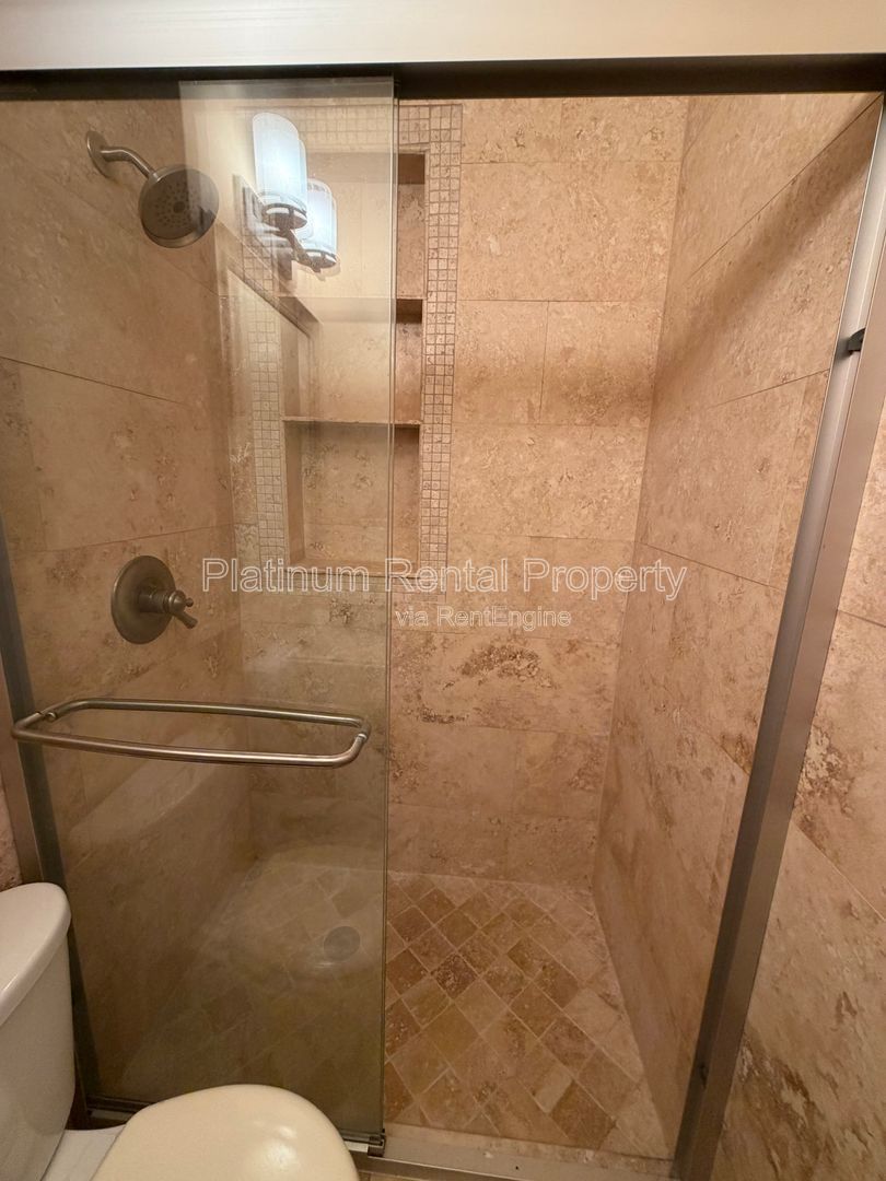 2 bedroom Penthouse condo in Atlanta for rent by Platinum Property Management Services, Inc. property image