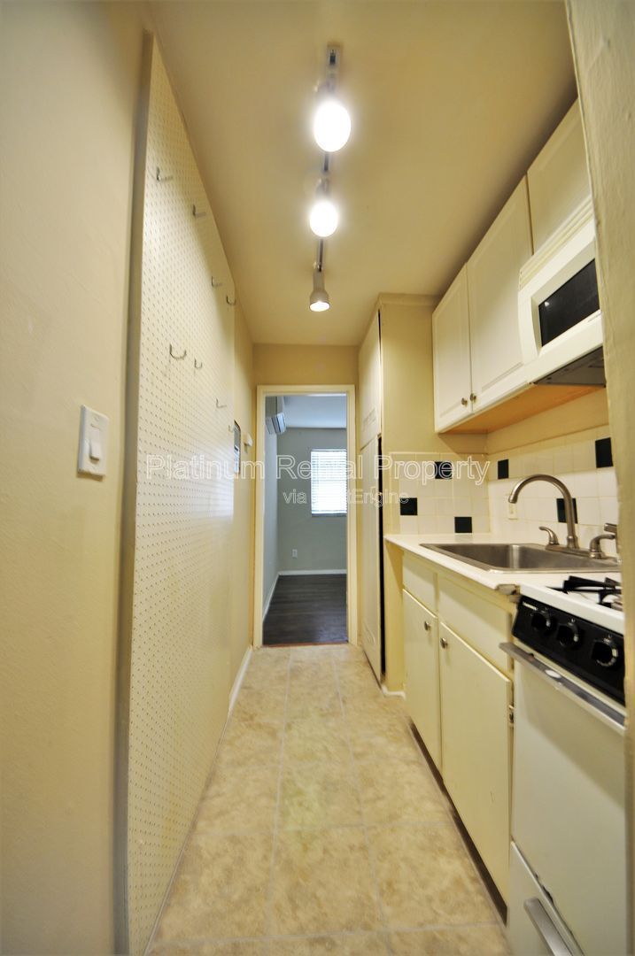 Great Midtown Atlanta 1 Bedroom Apartment For Rent by Platinum Property Management Services, Inc. property image