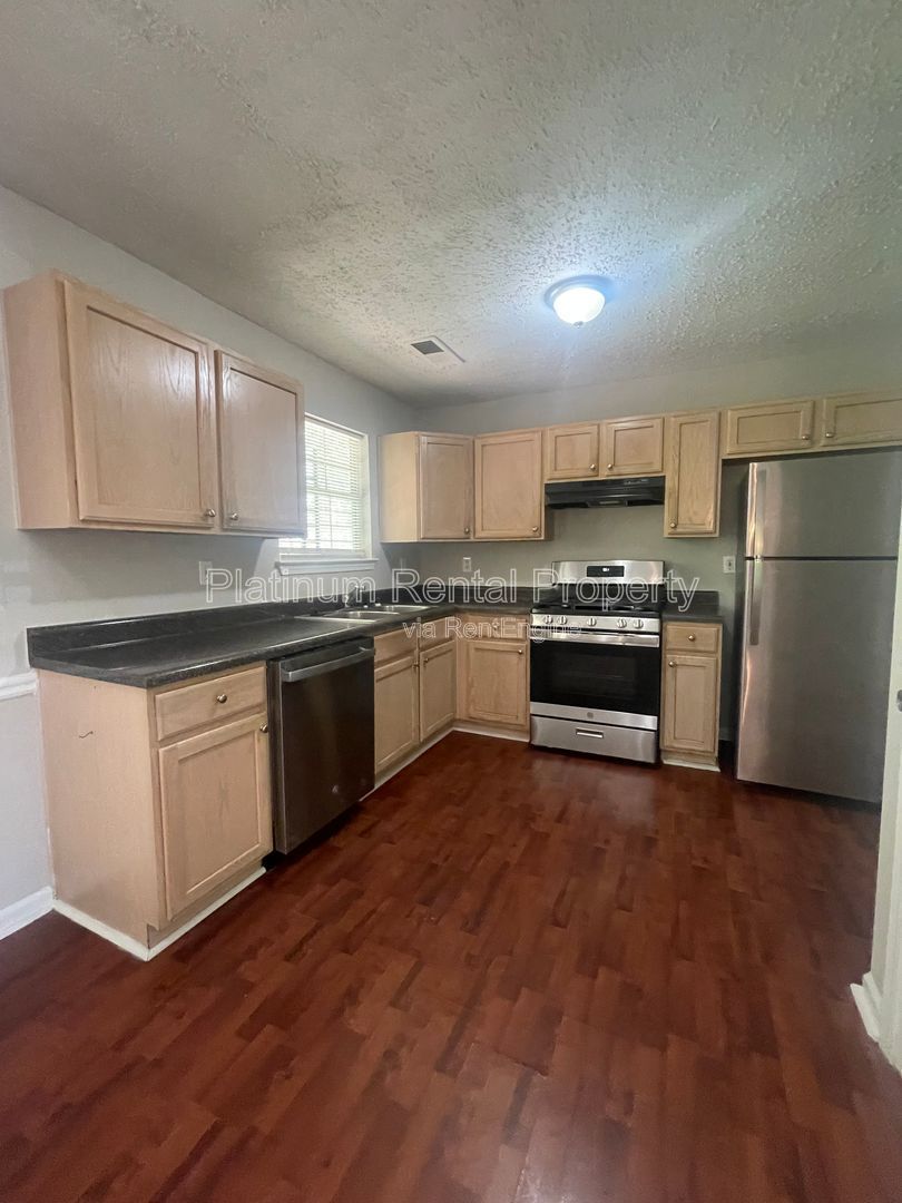 Charming, 3-bedroom home in conveniently located Decatur, by Platinum Property Management Services, Inc. property image