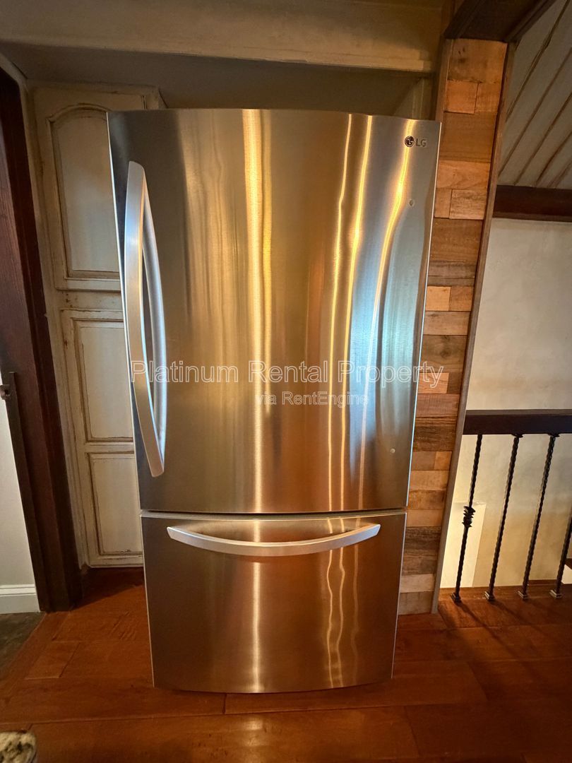 Amazing 3 bedroom home on Lake Lanier in Cumming for rent by Platinum Property Management Services, Inc. property image