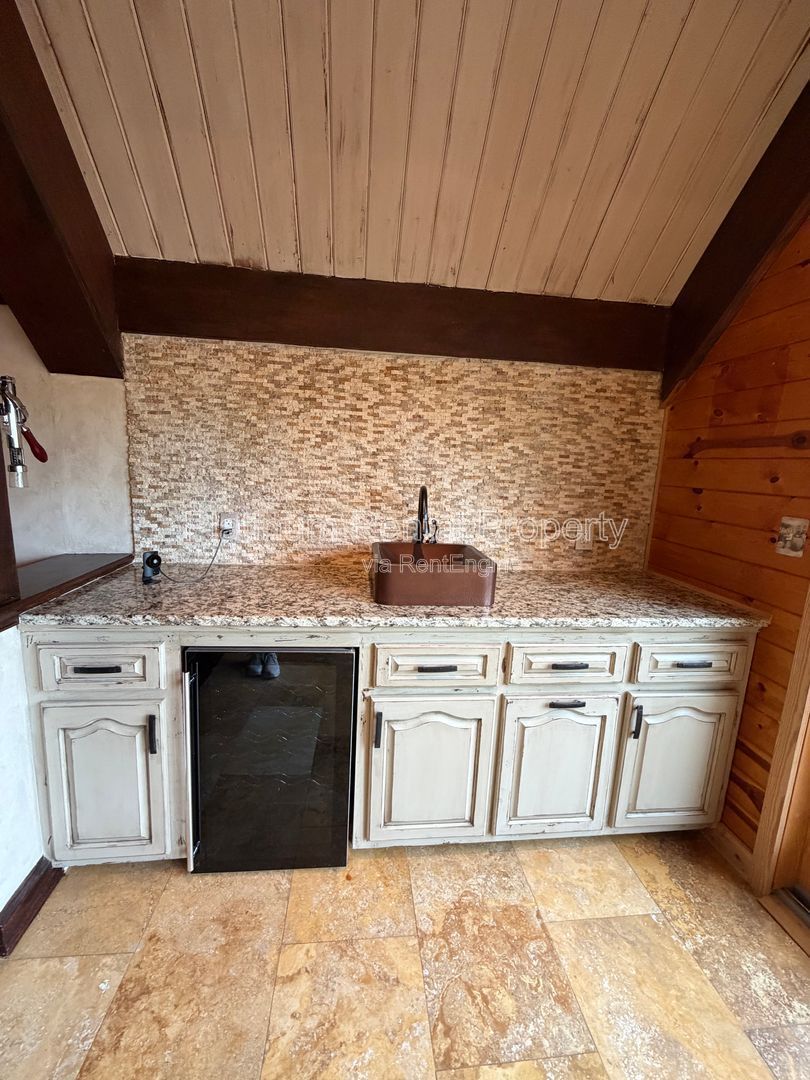 Amazing 3 bedroom home on Lake Lanier in Cumming for rent by Platinum Property Management Services, Inc. property image