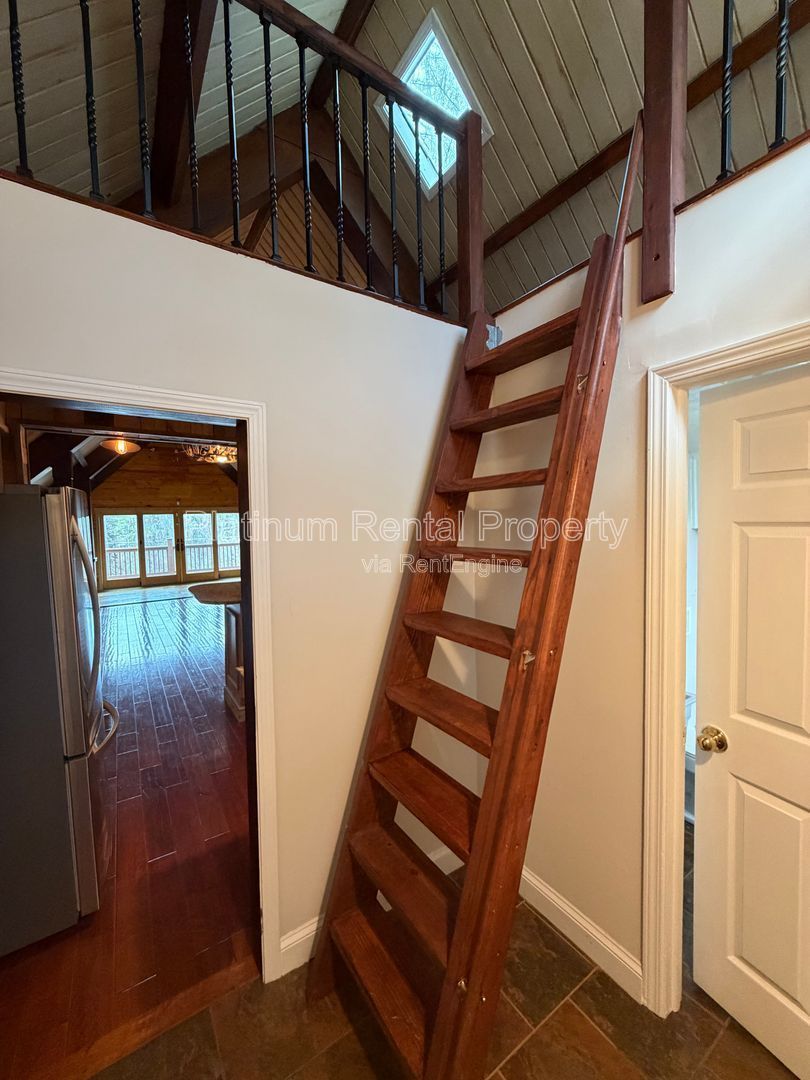 Amazing 3 bedroom home on Lake Lanier in Cumming for rent by Platinum Property Management Services, Inc. property image