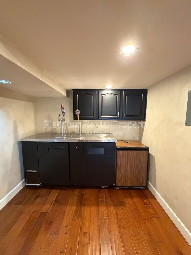 Amazing 3 bedroom home on Lake Lanier in Cumming for rent by Platinum Property Management Services, Inc. property image