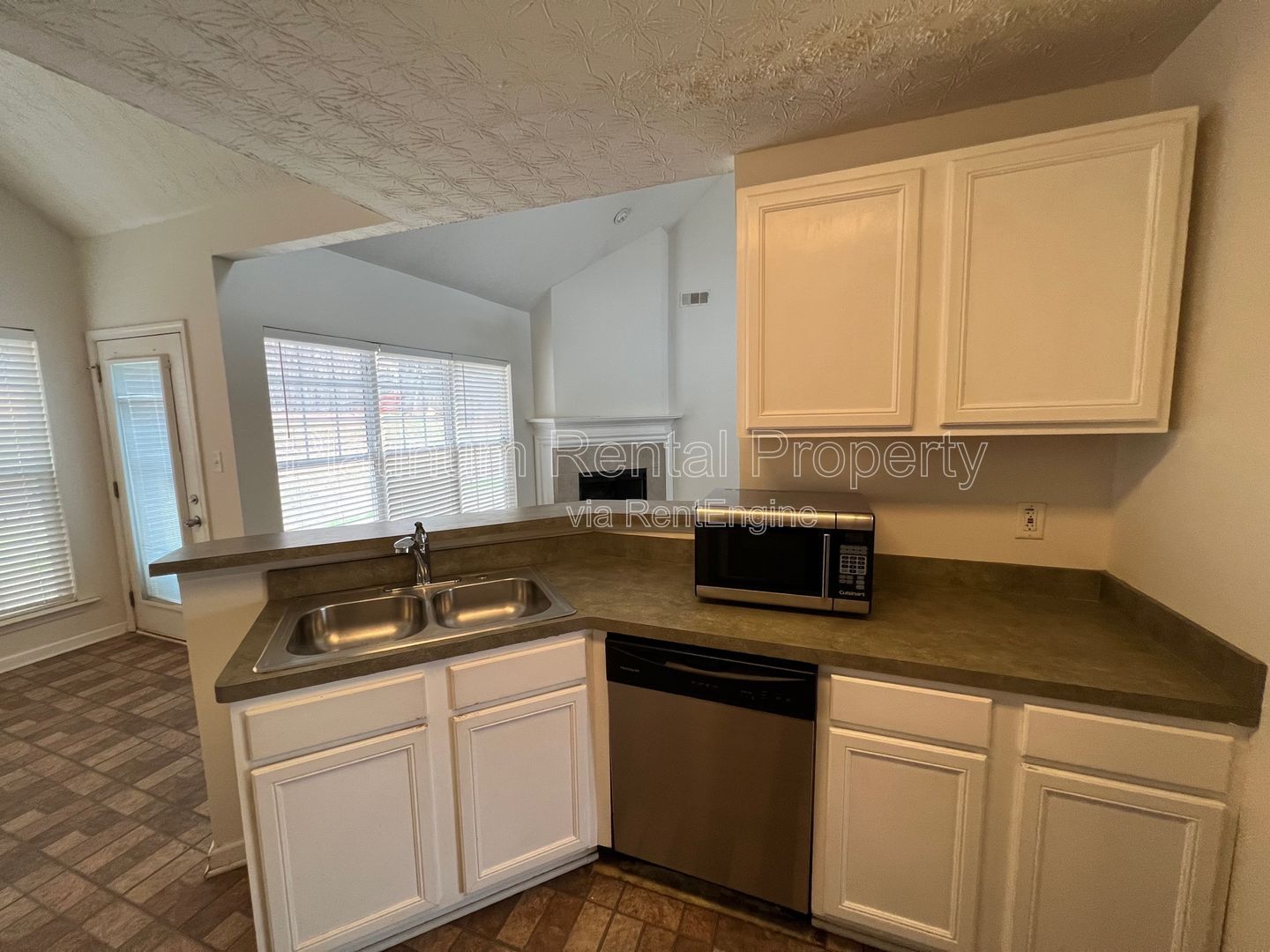 3 Bedroom Snellville Home For Rent by Platinum Property Management Services, Inc property image