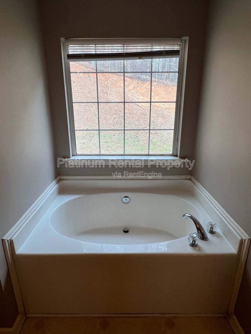 3 Bedroom Snellville Home For Rent by Platinum Property Management Services, Inc property image