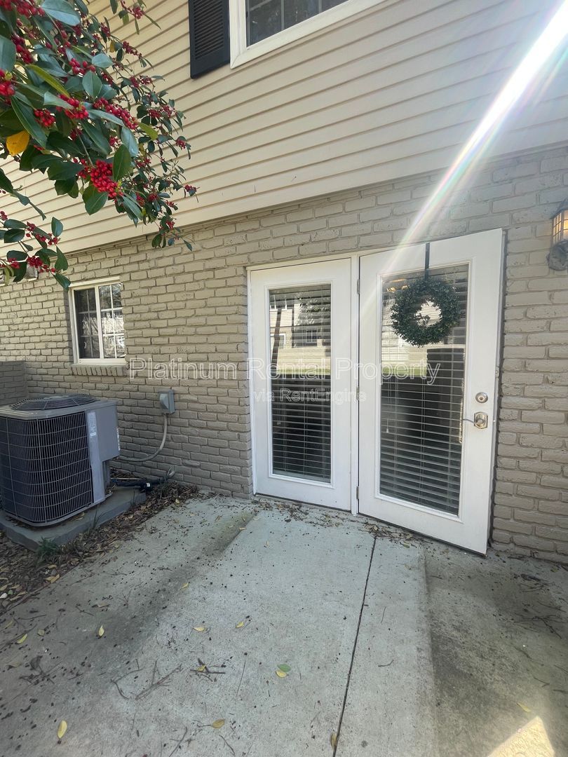 LOCATION, LOCATION, LOCATION! 2 Bedroom townhome in gated community by Platinum Property Management Services, Inc. property image