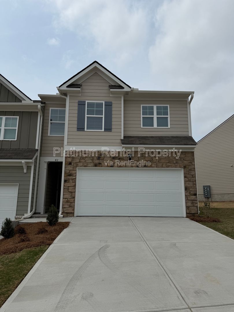 BRAND NEW 4 bedroom, 2.5 bathroom home just minutes away from downtown Dahlonega by Platinum Property Management Services, Inc. property image