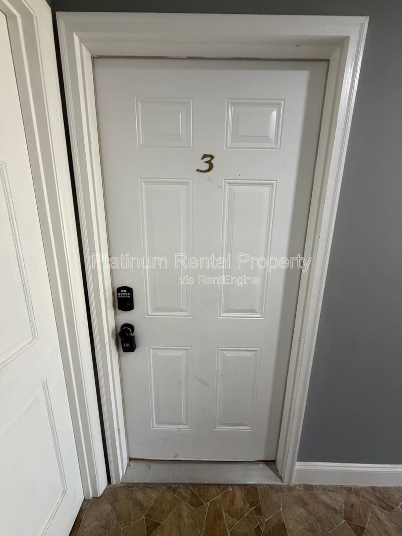Completely UPDATED 2 bedroom unit in Monroe for rent by Platinum Property Management Services, Inc. property image