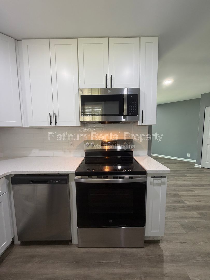 Completely UPDATED 2 bedroom unit in Monroe for rent by Platinum Property Management Services, Inc. property image