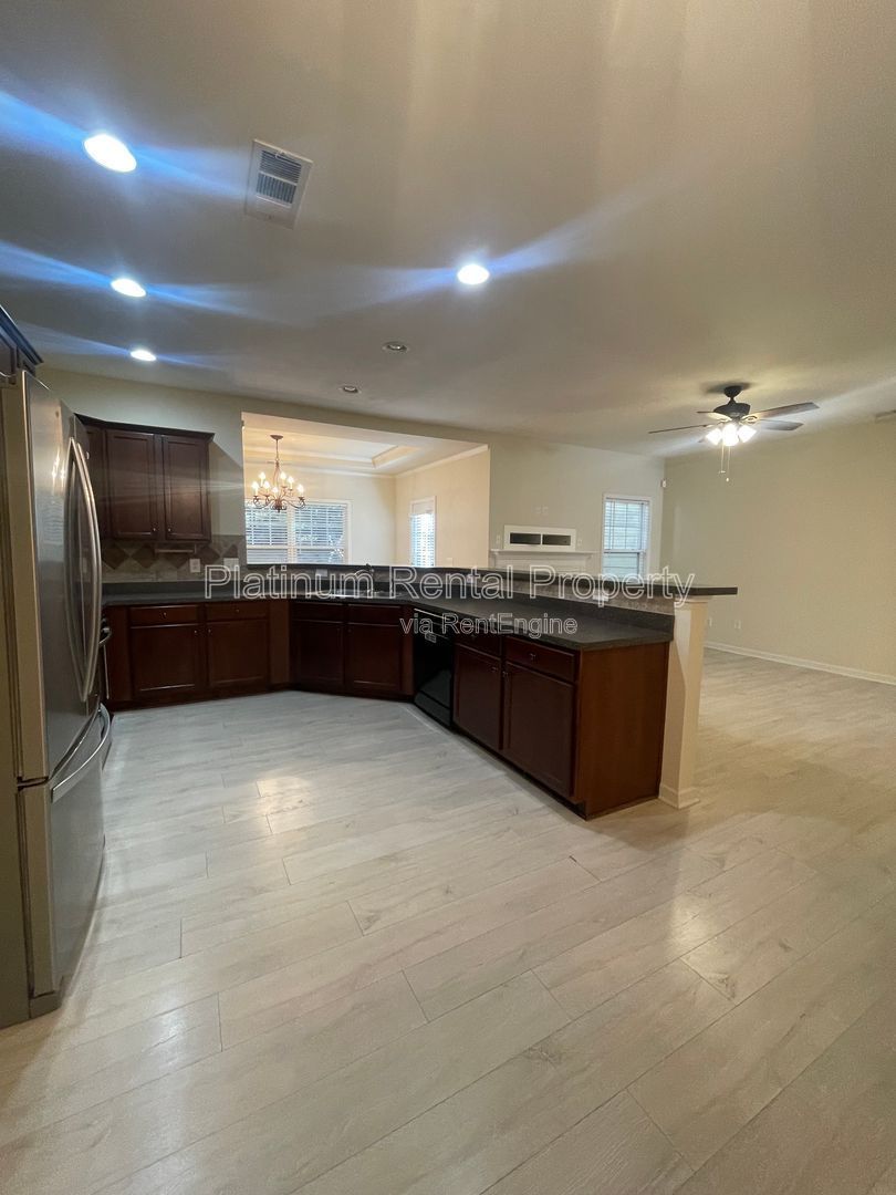 Stunning 3 bedroom townhome in a prime Kennesaw location, by Platinum Property Management Services, Inc. property image