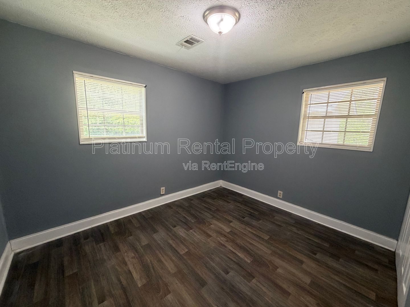 Well maintained 2 bedroom unit in Monroe for rent by Platinum Property Management Services, Inc. property image