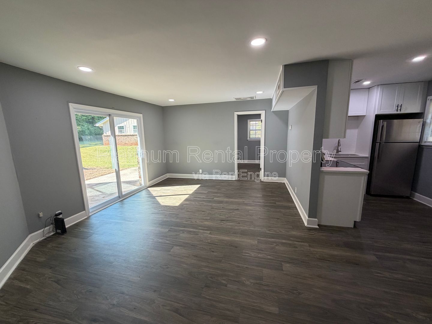 Well maintained 1 bedroom unit in Monroe for rent by Platinum Property Management Services, Inc. property image