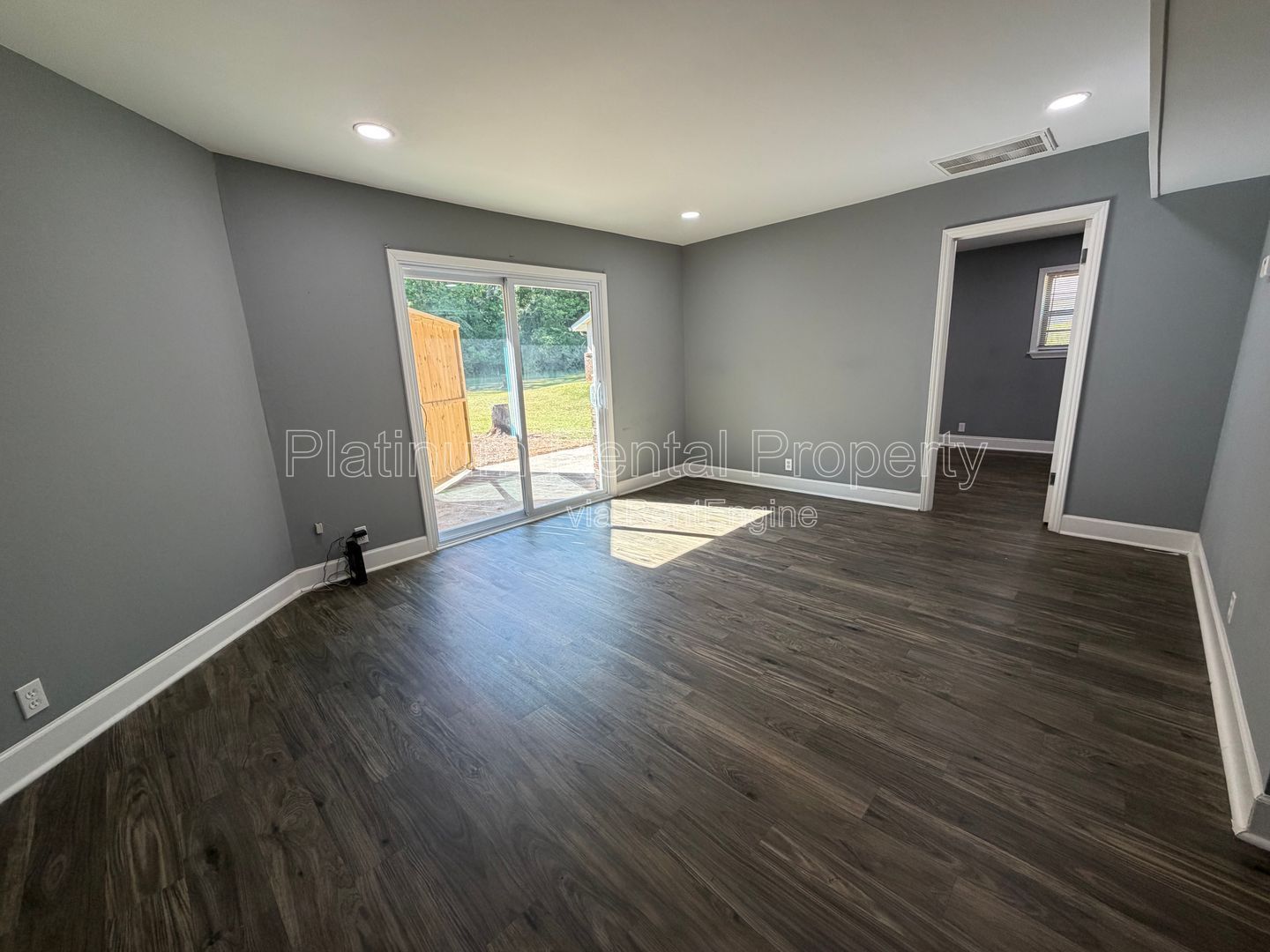 Well maintained 1 bedroom unit in Monroe for rent by Platinum Property Management Services, Inc. property image