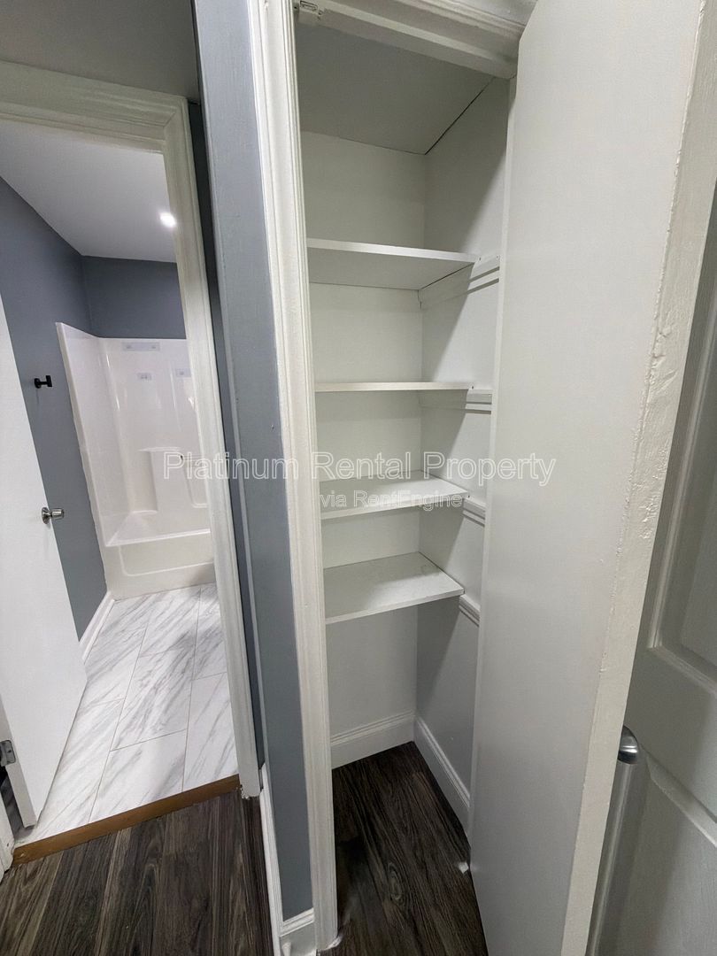 Well maintained 1 bedroom unit in Monroe for rent by Platinum Property Management Services, Inc. property image