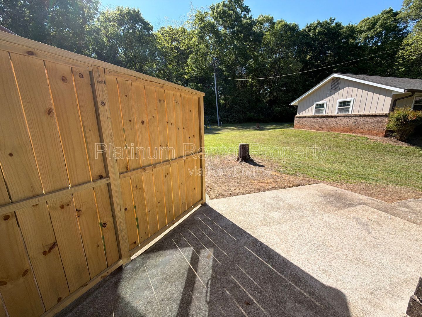 Well maintained 1 bedroom unit in Monroe for rent by Platinum Property Management Services, Inc. property image