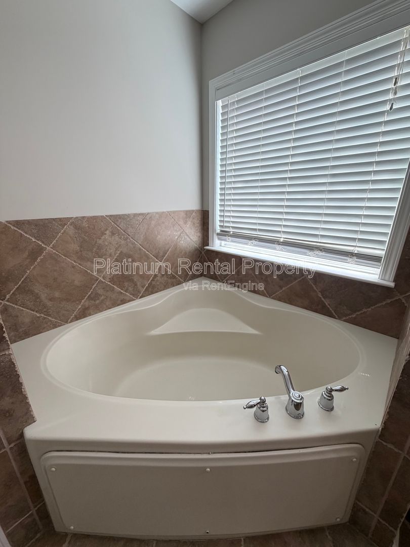 Spotless 3 Bedroom home in Cumming for rent by Platinum Property Management Services, Inc. property image