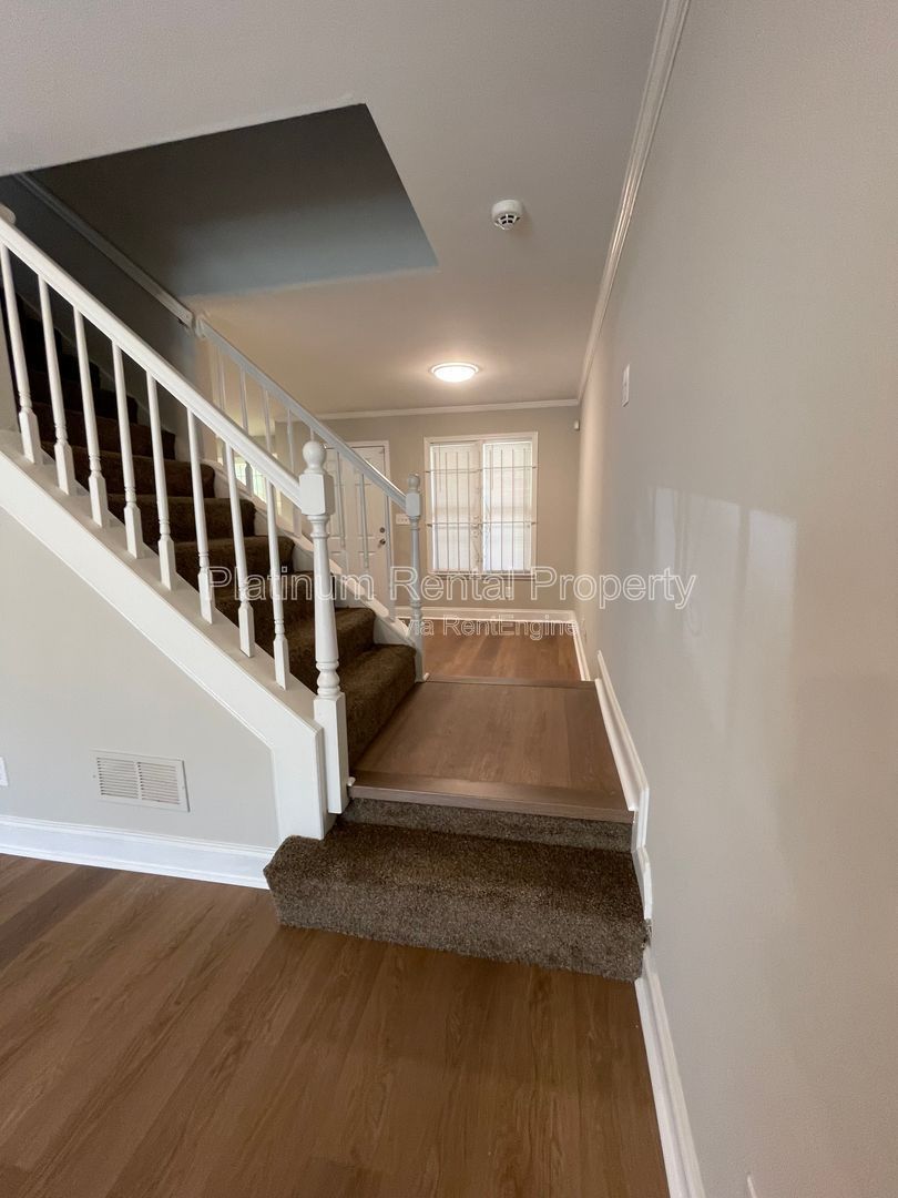 Charming, 3 bedroom home in the heart of south Atlanta, by Platinum Property Management Services, Inc. property image