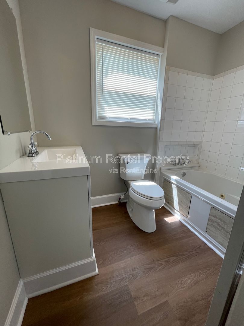 Charming, 3 bedroom home in the heart of south Atlanta, by Platinum Property Management Services, Inc. property image