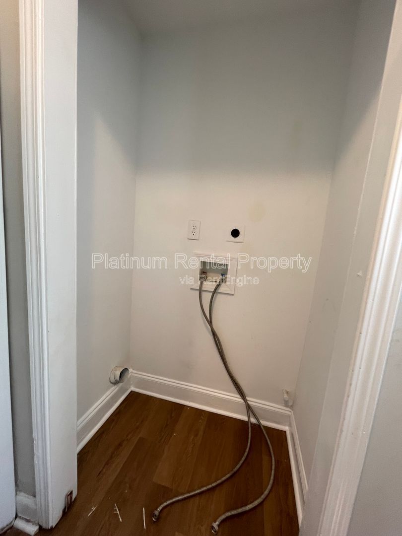 Charming, 3 bedroom home in the heart of south Atlanta, by Platinum Property Management Services, Inc. property image