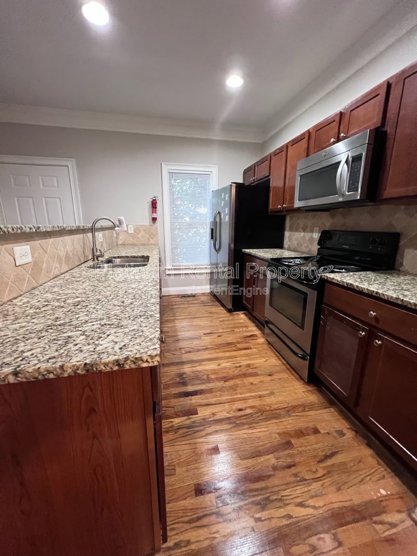Charming, updated 3 bedroom near the Turner Field area in south Atlanta by Platinum Property Management Services, Inc. property image