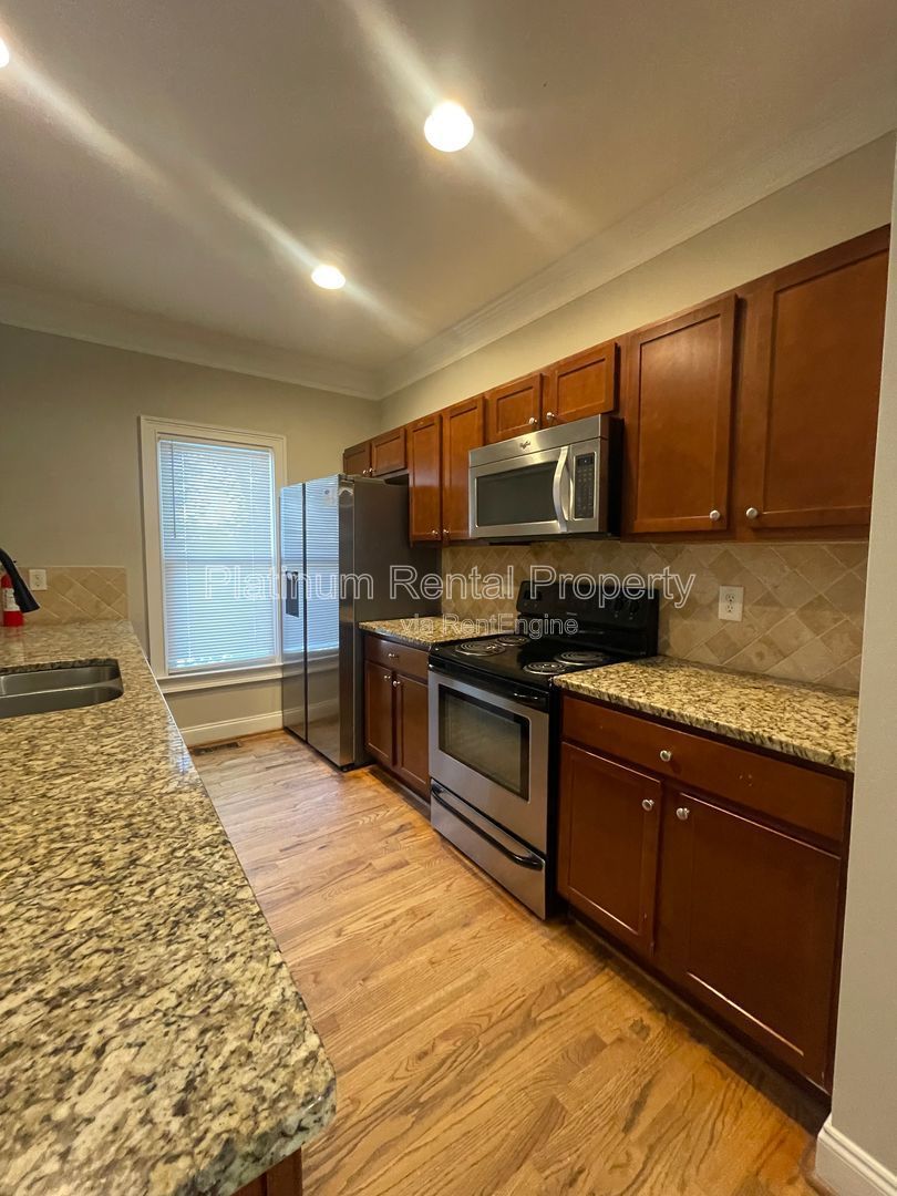 Charming, updated 3 bedroom near the Turner Field area in south Atlanta by Platinum Property Management Services, Inc. property image