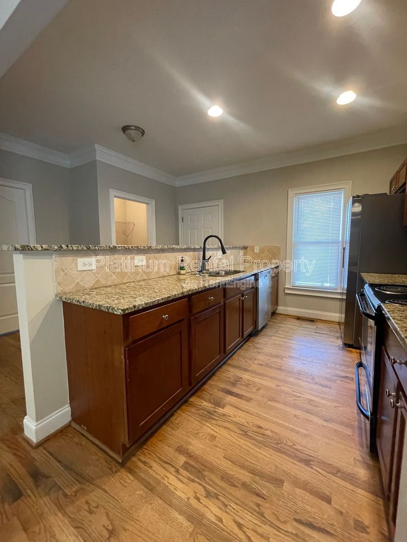 Charming, updated 3 bedroom near the Turner Field area in south Atlanta by Platinum Property Management Services, Inc. property image