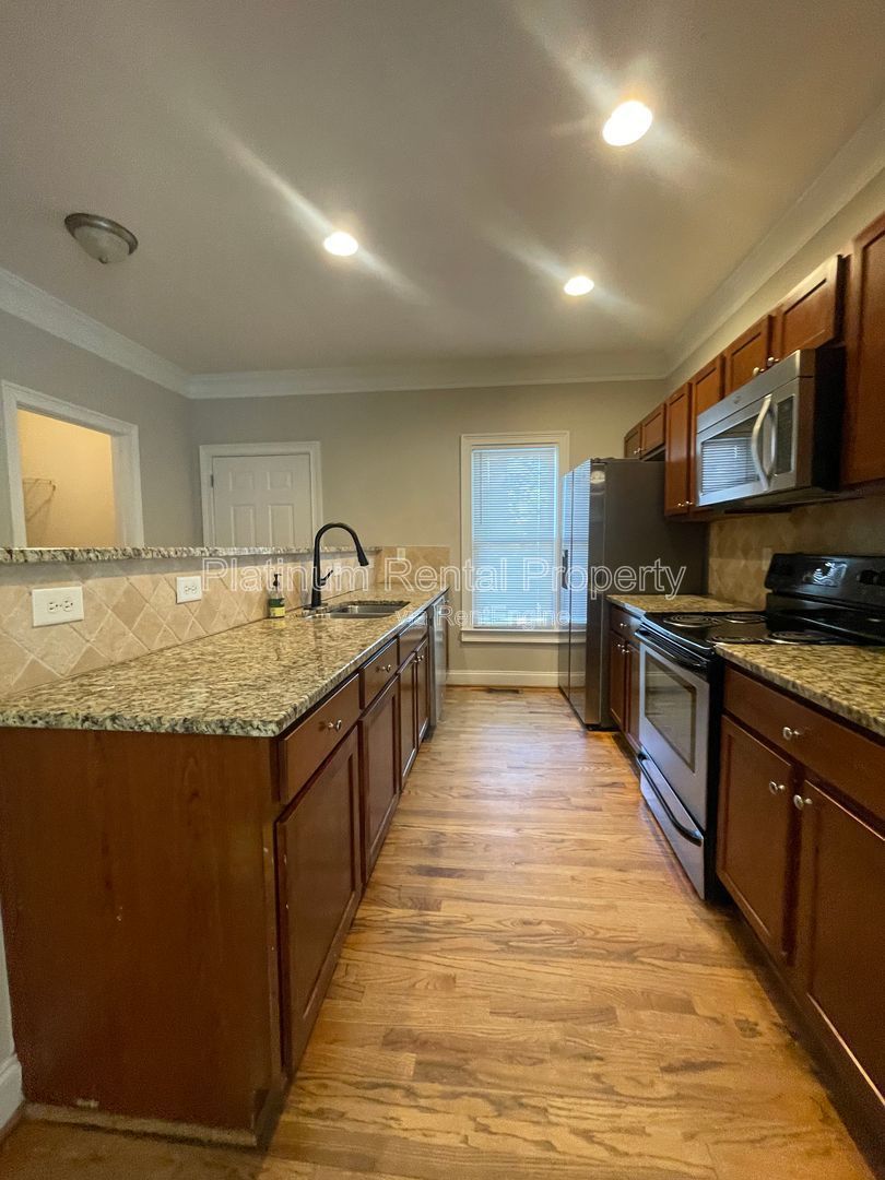 Charming, updated 3 bedroom near the Turner Field area in south Atlanta by Platinum Property Management Services, Inc. property image