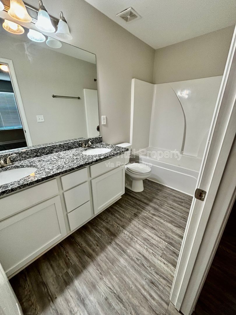 3 bedroom Union City Townhome for Rent by Platinum Property Management Services, Inc. property image