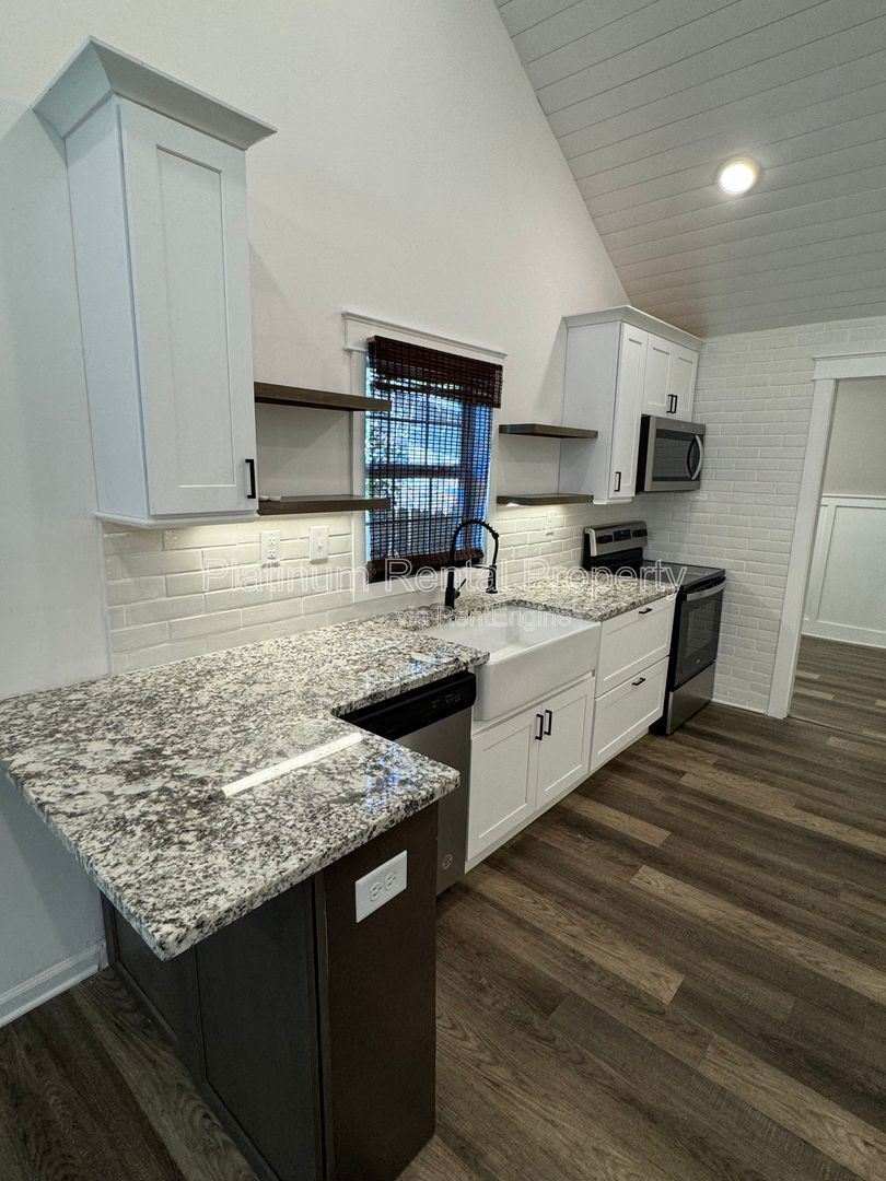 Beautifully renovated 4 bedroom home in Decatur by Platinum Property Management Services, Inc. property image