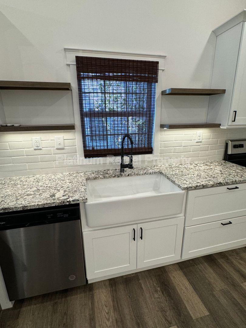 Beautifully renovated 4 bedroom home in Decatur by Platinum Property Management Services, Inc. property image