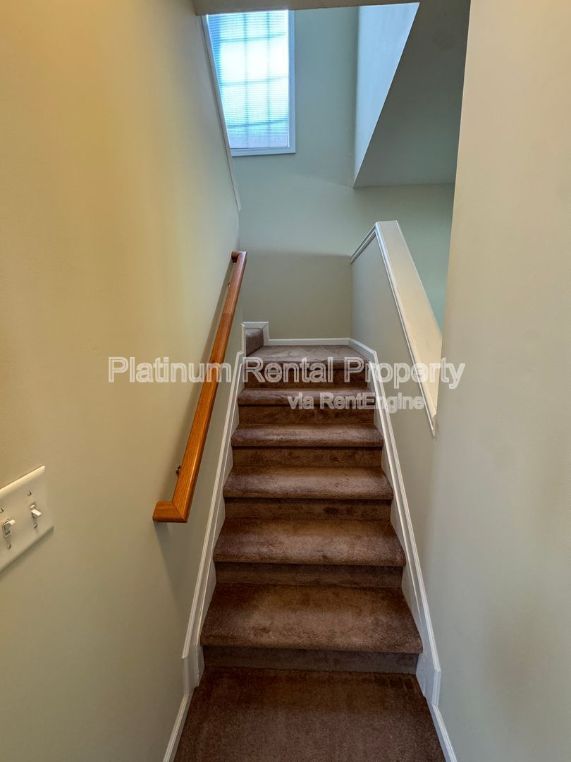 Beautiful and immaculate 5 bedroom home in sought after neighborhood by Platinum Property Management Services, Inc. property image