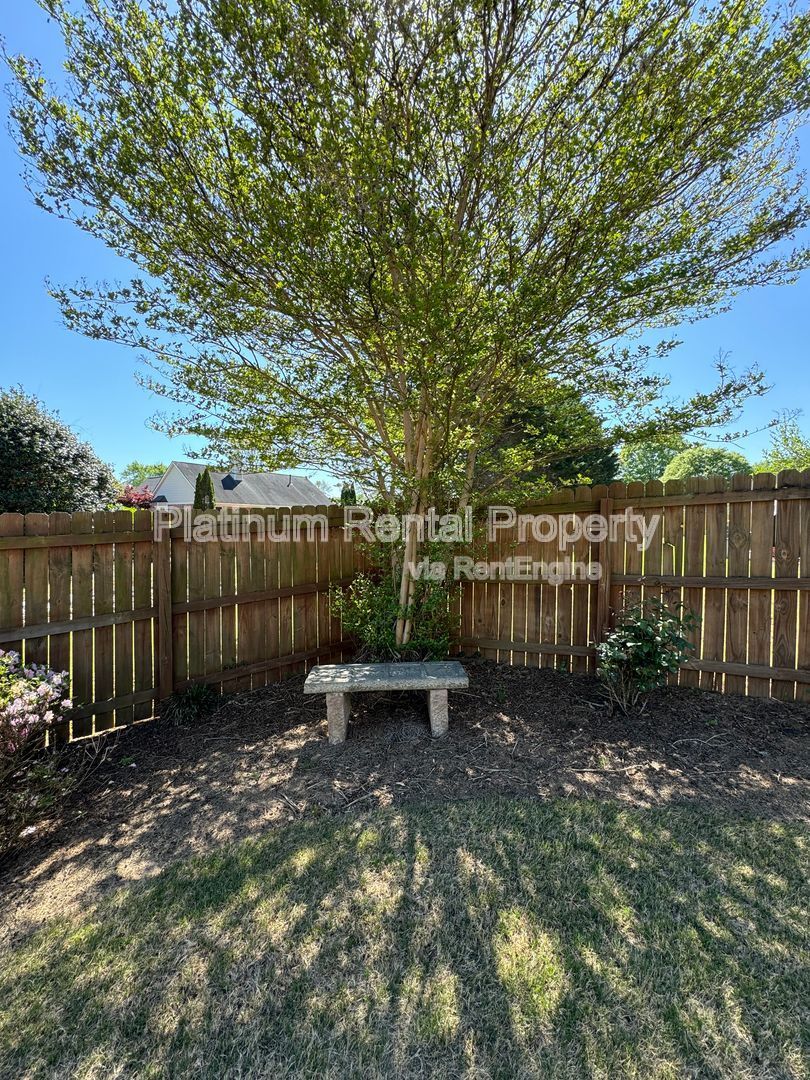 Beautiful and immaculate 5 bedroom home in sought after neighborhood by Platinum Property Management Services, Inc. property image