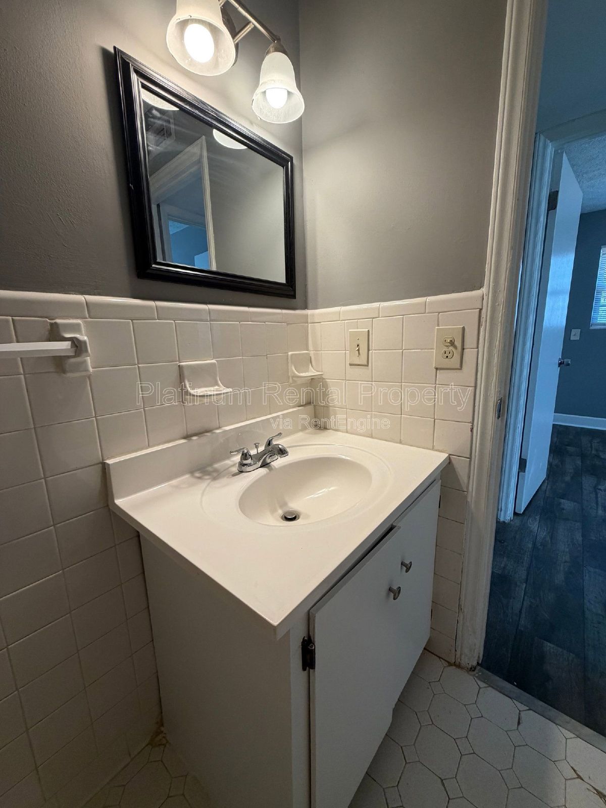 Well maintained 2 bedroom unit in Monroe for rent by Platinum Property Management Services, Inc. property image