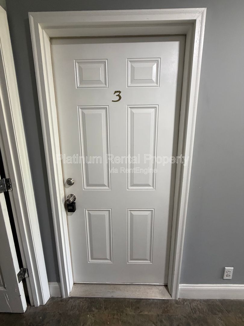 Well maintained 2 bedroom unit in Monroe for rent by Platinum Property Management Services, Inc. property image