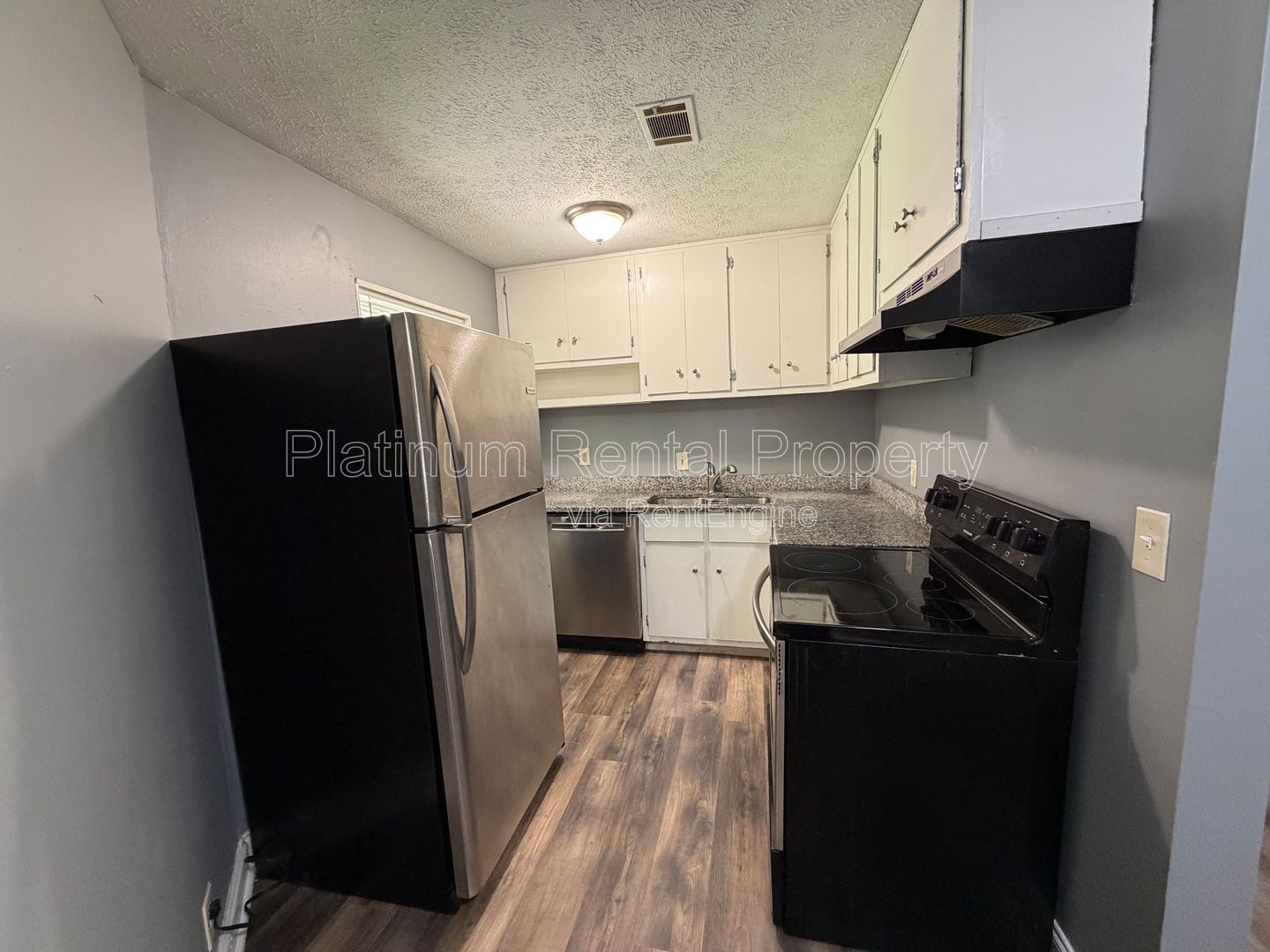 Well maintained 2 bedroom unit in Monroe for rent by Platinum Property Management Services, Inc. property image