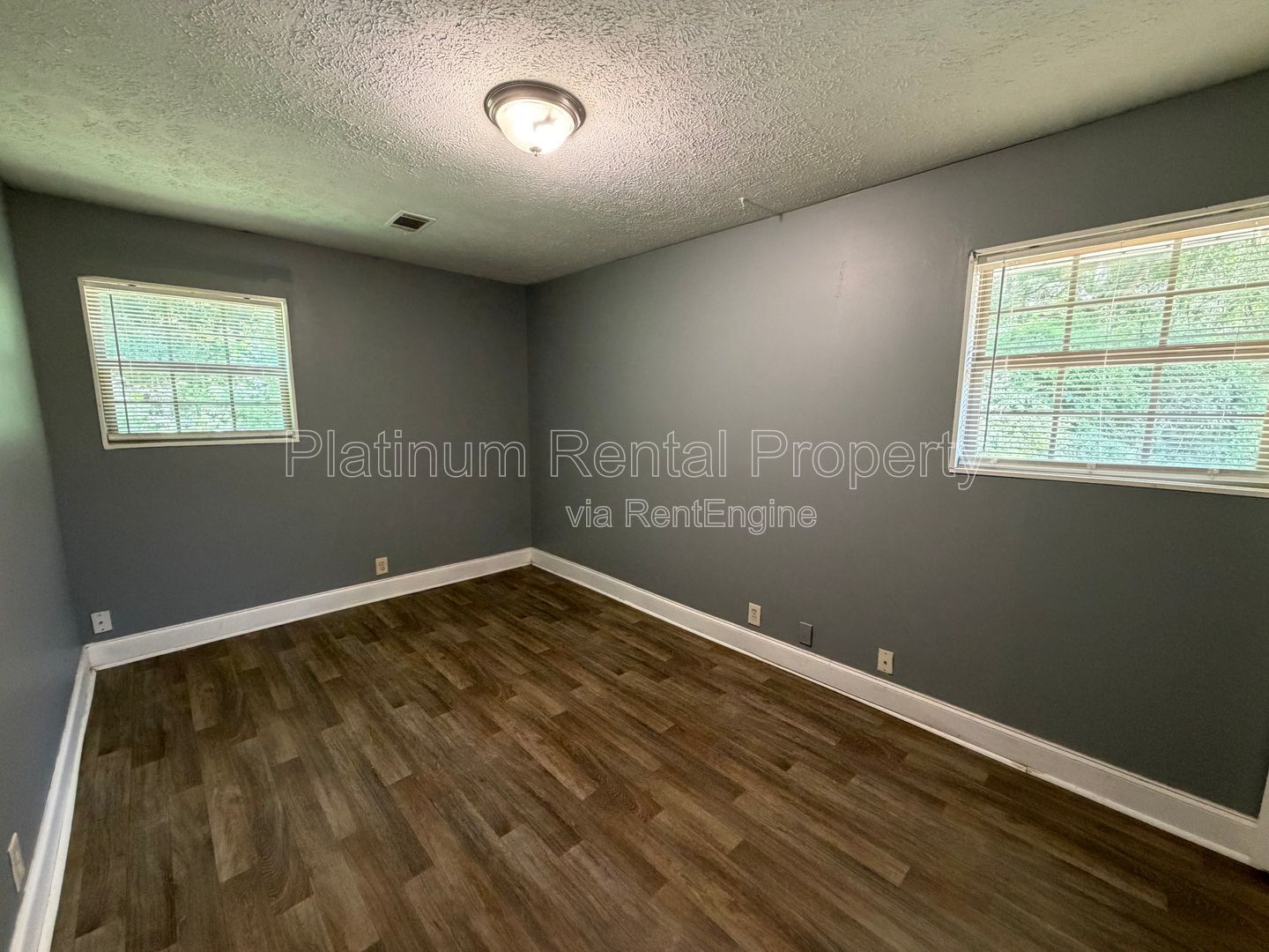 Well maintained 2 bedroom unit in Monroe for rent by Platinum Property Management Services, Inc. property image