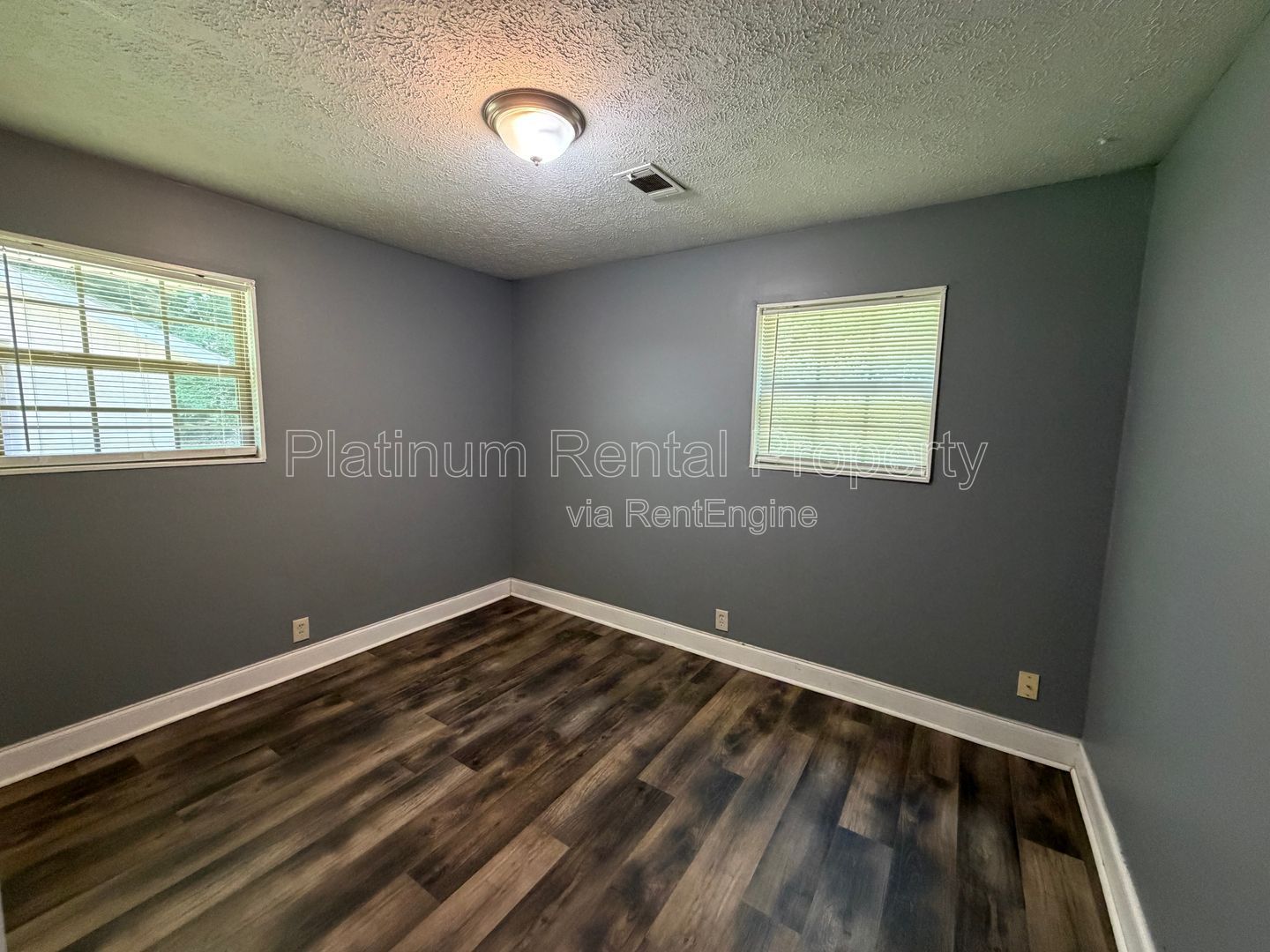 Well maintained 2 bedroom unit in Monroe for rent by Platinum Property Management Services, Inc. property image