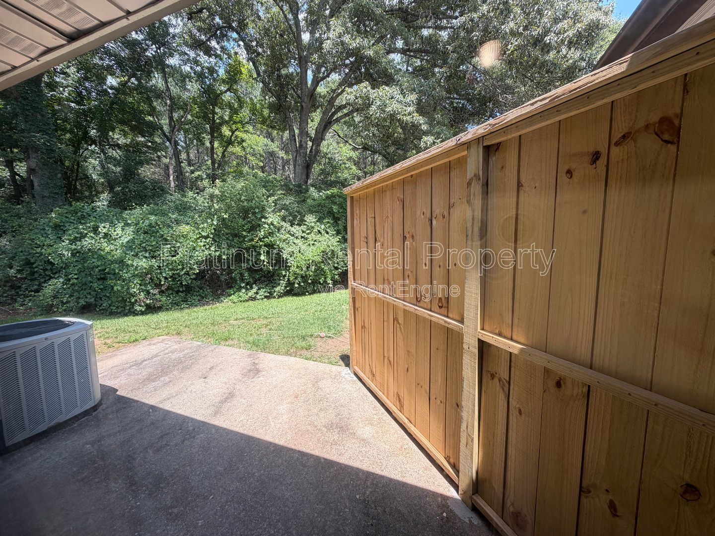 Well maintained 2 bedroom unit in Monroe for rent by Platinum Property Management Services, Inc. property image