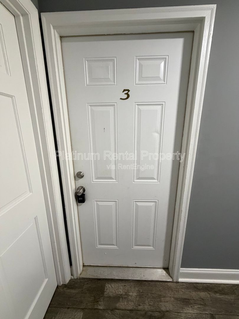 Well maintained 2 bedroom unit in Monroe for rent by Platinum Property Management Services, Inc. property image