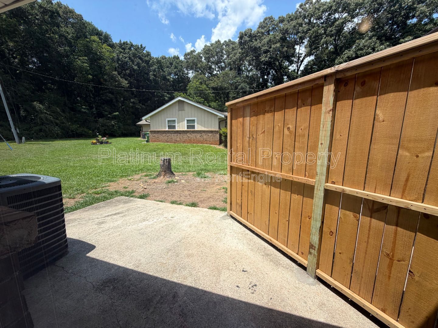 Well maintained 2 bedroom unit in Monroe for rent by Platinum Property Management Services, Inc. property image