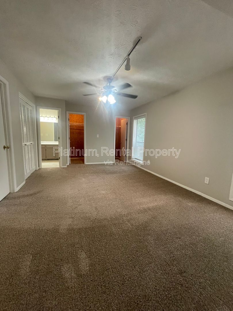 Uniquely, modern 2 bedroom condo in prime location near Powers Ferry Road, by Platinum Property Management Services, Inc. property image