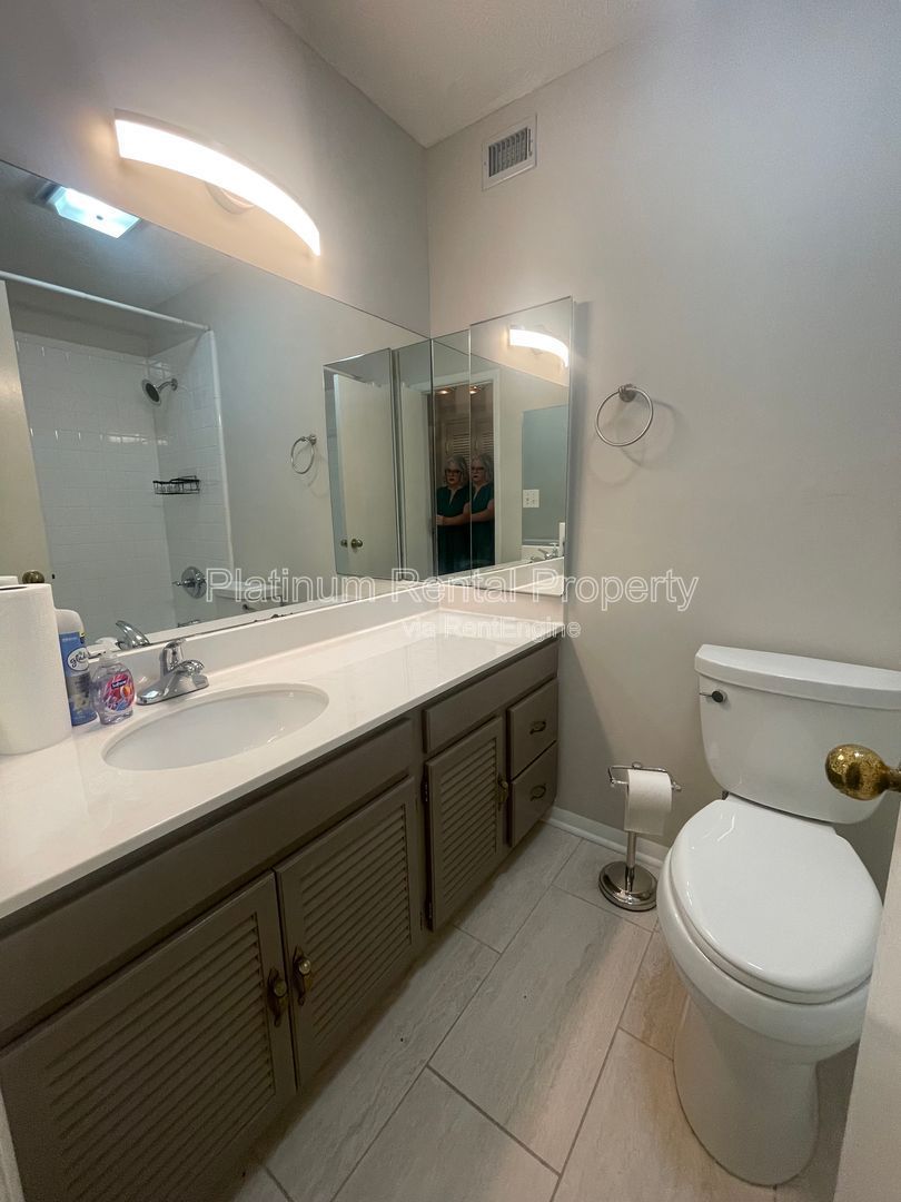 Uniquely, modern 2 bedroom condo in prime location near Powers Ferry Road, by Platinum Property Management Services, Inc. property image