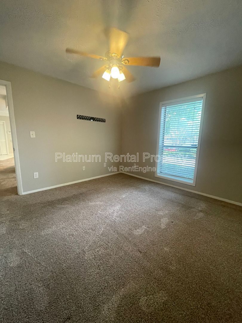 Uniquely, modern 2 bedroom condo in prime location near Powers Ferry Road, by Platinum Property Management Services, Inc. property image